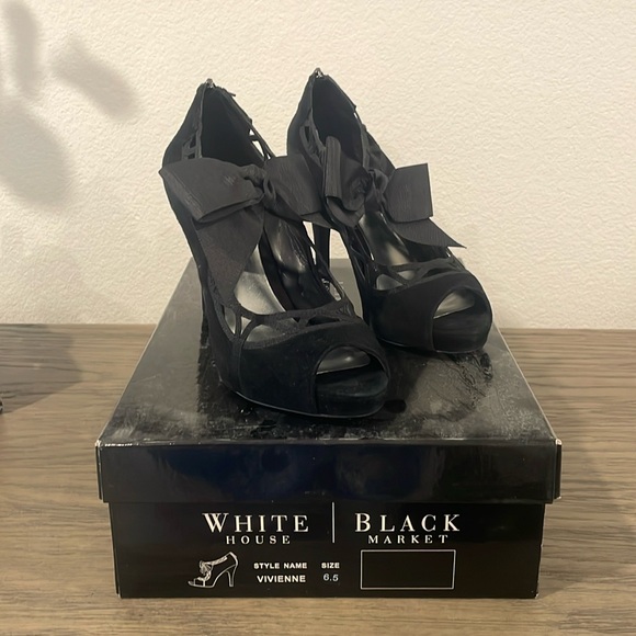 White House Black Market Shoes - White House black market size 6 1/2 black shoes - gentle use